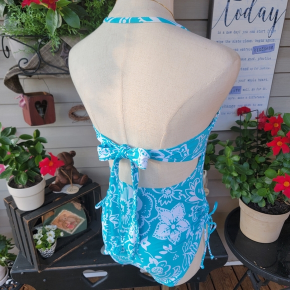BEACH HOUSE ♡ Gorgeous Aqua Blue 'n White Strap(Less) Tie Back Adj Swimsuit 12 - Picture 9 of 17